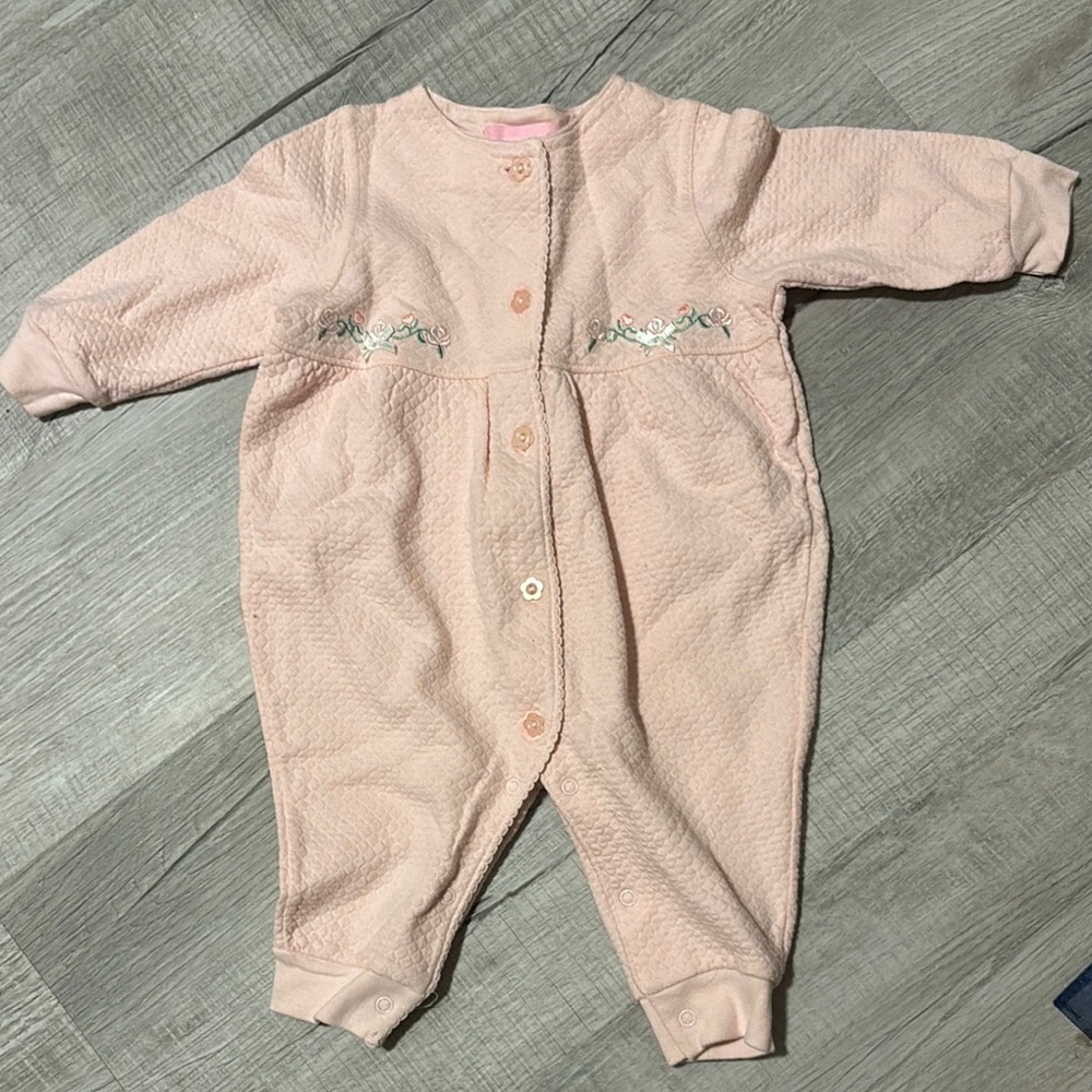 Welcome Baby Sleeper Outfit with buttons and snaps size 9 months